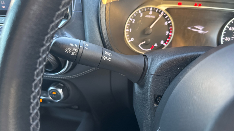 Nissan Juke 1.0 DiG-T 114 N-Connecta 5dr Petrol Hatchback